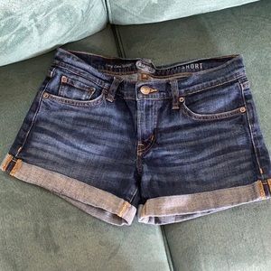 Fossil Jean shorts size 28